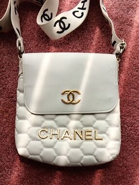 WHITE CROSS BODY BAG